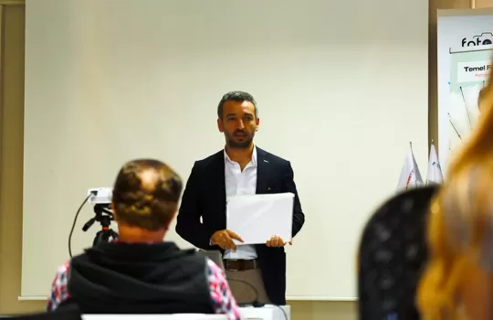 Eczacibasi Temel Fotografcilik Egitimi