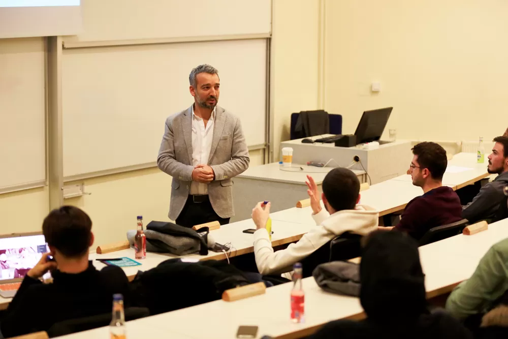 sabancı üniversitesi dijital pazarlama eğitimi