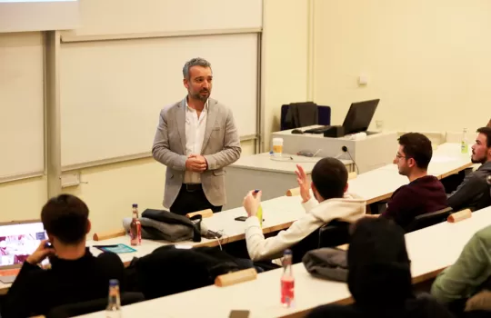 Sabanci Universitesi Dijital Pazarlama Egitimi